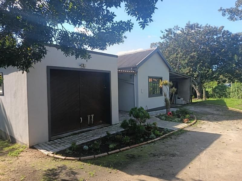 2 Bedroom Property for Sale in Albertinia Western Cape